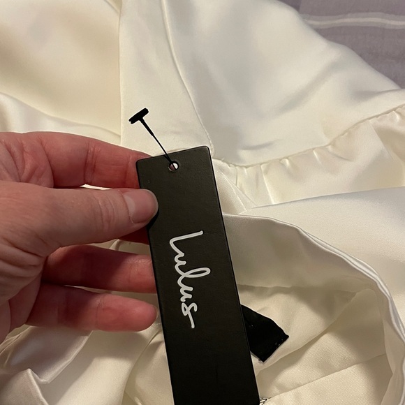 Lulus Distinctive Charm White Satin Asymmetrical Midi Dress Size Large FLAW - Picture 12 of 13